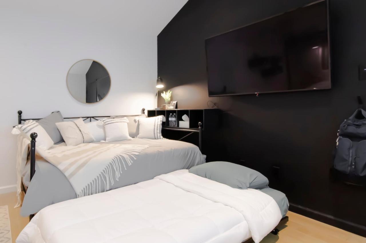 Open Airy Custom Designed Home - 2Kings - Sleeps 14 Хьюстон Экстерьер фото