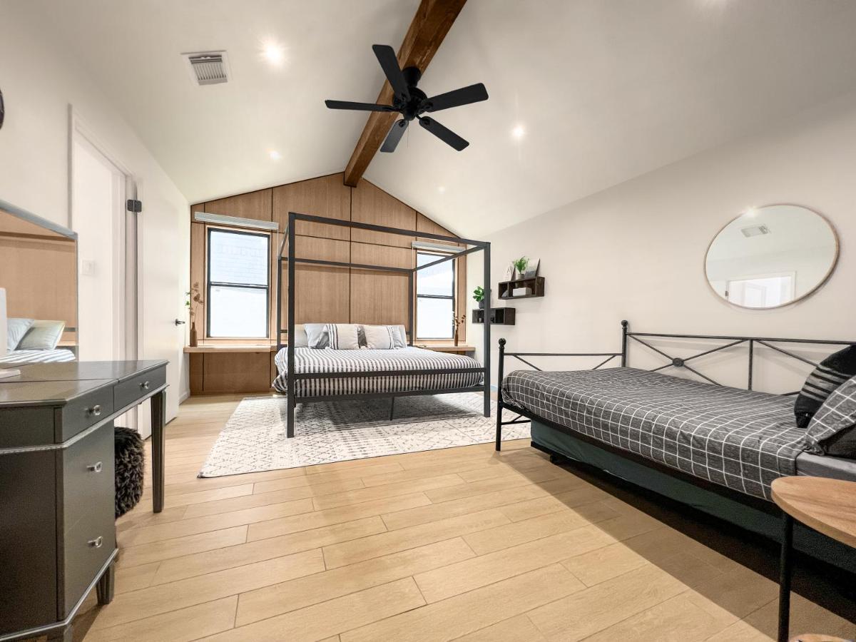 Open Airy Custom Designed Home - 2Kings - Sleeps 14 Хьюстон Экстерьер фото