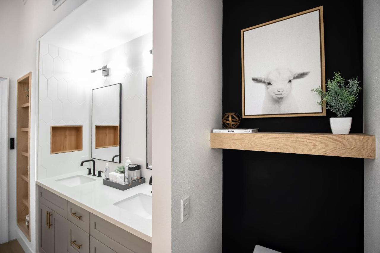 Open Airy Custom Designed Home - 2Kings - Sleeps 14 Хьюстон Экстерьер фото