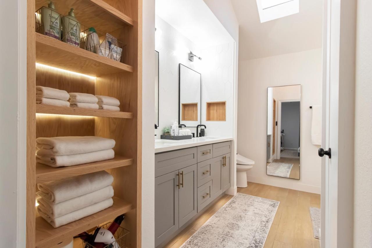 Open Airy Custom Designed Home - 2Kings - Sleeps 14 Хьюстон Экстерьер фото